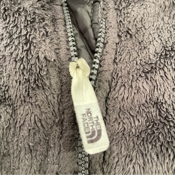 The North Face “Osito” dark grey silken fleece zip up jacket - Picture 6 of 15